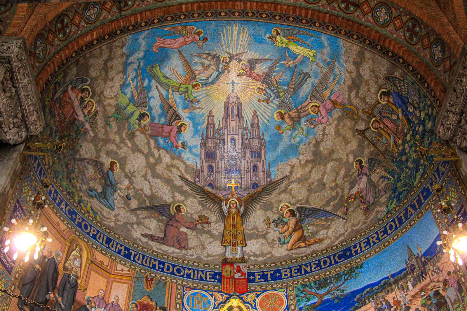 Cupola dell'altare della cripta al Tibidabo